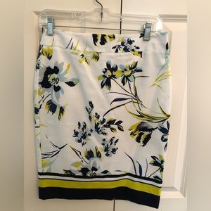 Ann Taylor printed skirt. Size 0
